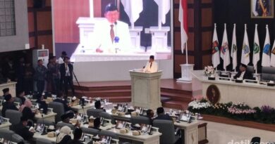 Gubernur Dedi Mulyadi Sebut Bey Tauladan Birokrat Sunda